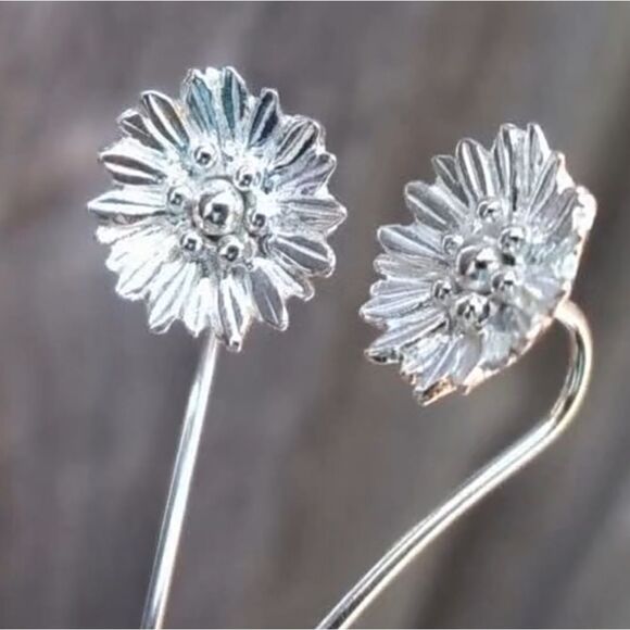 Daisy Long Back Earrings - Picture 3 of 6